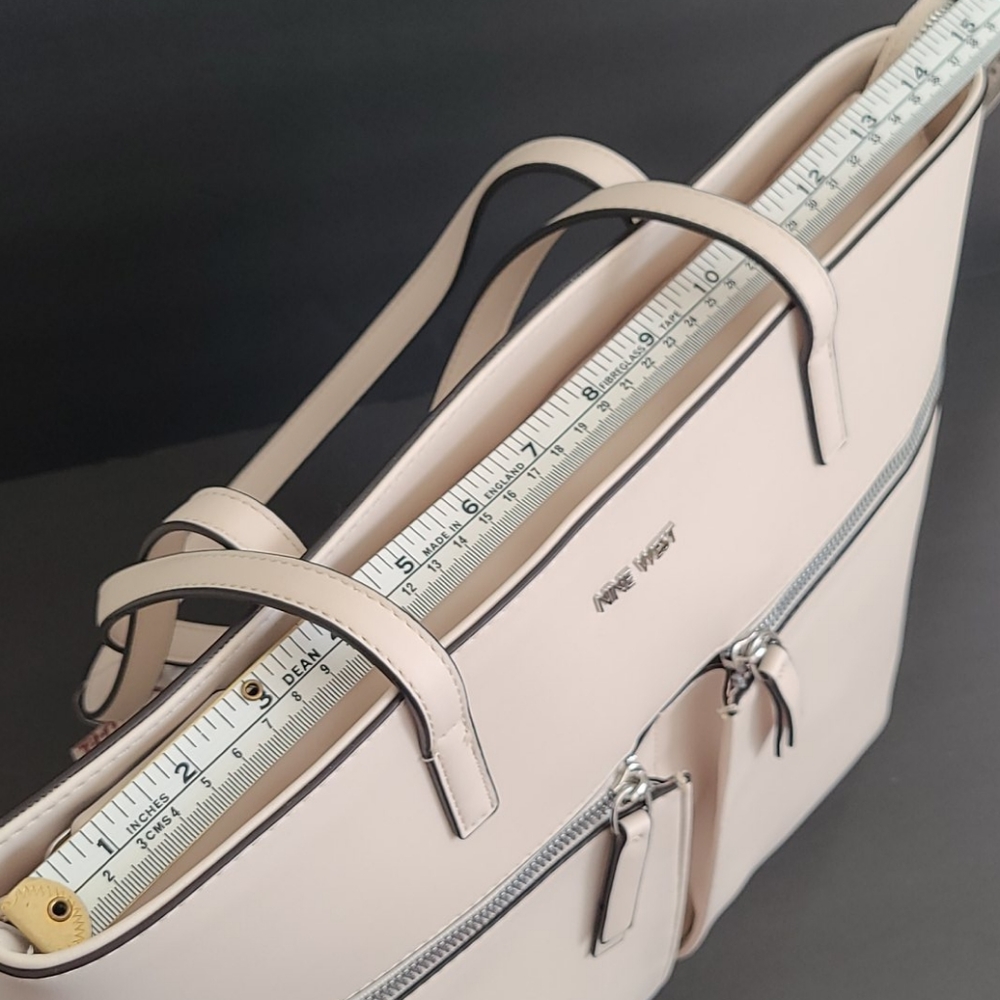 🚫NO LONGER AVAILABLE🚫 Nine West Tote - Picture 5 of 17